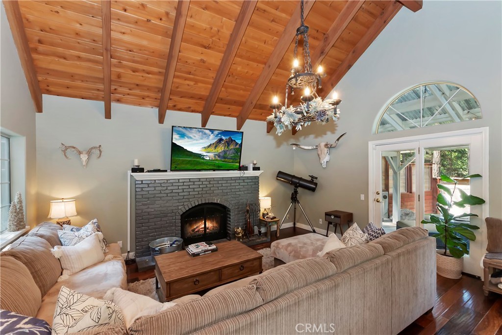 3BR Home in Lake Arrowhead — Subject To