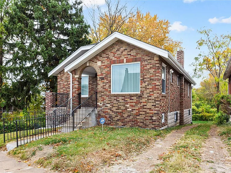 2BR Home in St. Louis — Subject To