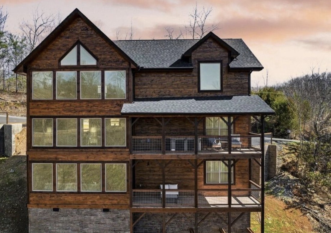 5BR Home in Gatlinburg — Subject To