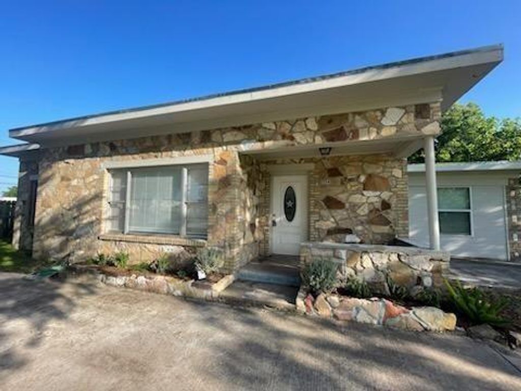 4BR Home in Angleton — Subject To