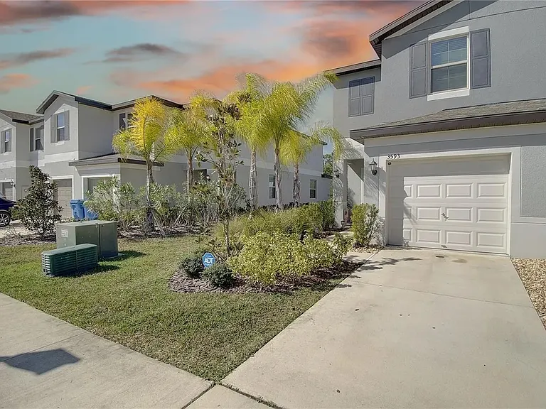 2BR Home in Wesley Chapel — Subject To